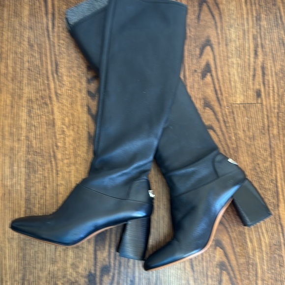 Tory Burch Black Sidney Leather 70mm Knee Boot. Stacked heel. Metal heel logo. 7 - Picture 10 of 11